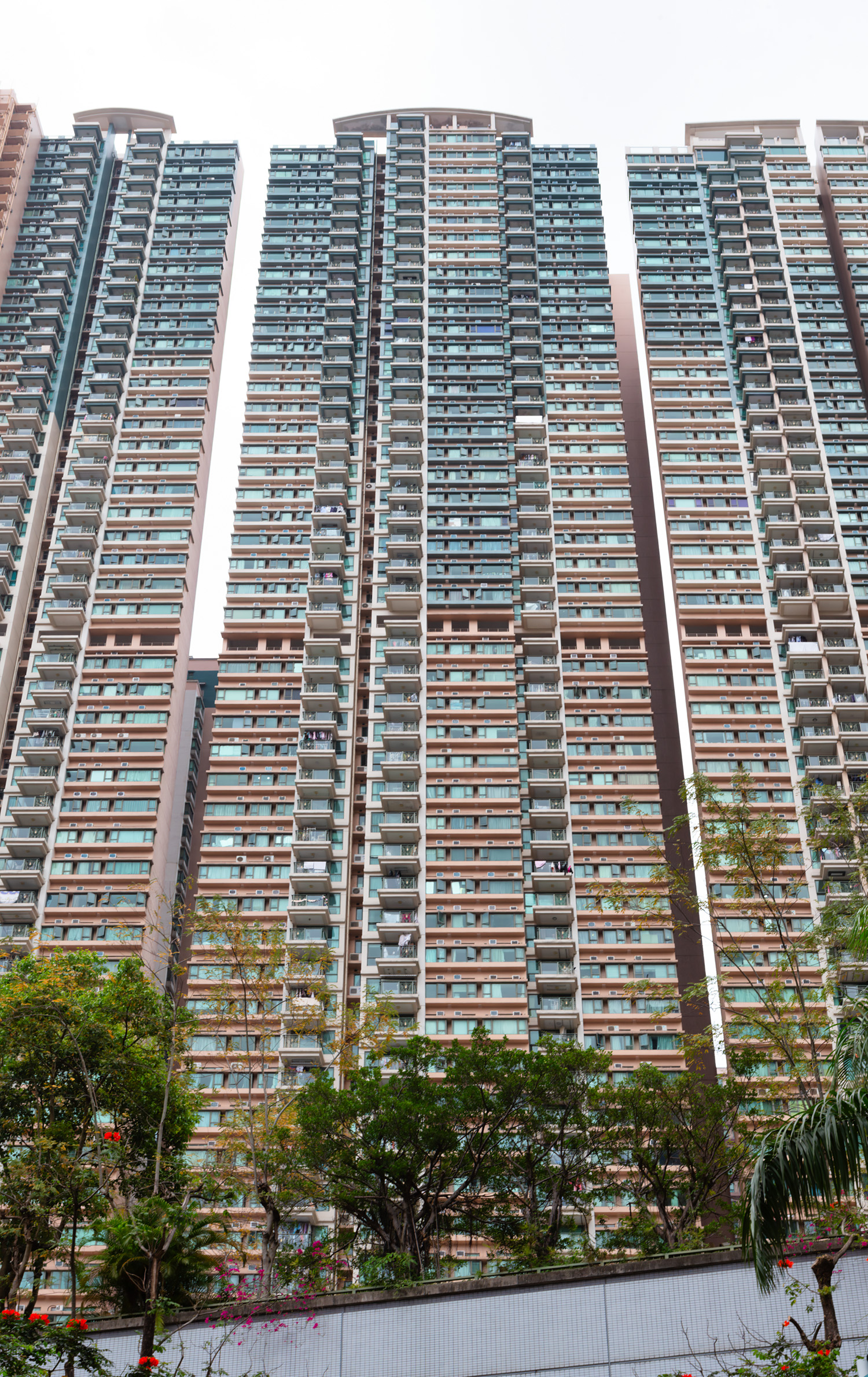 Residence Oasis Tower 2, Hong Kong - Looking up. © Mathias Beinling